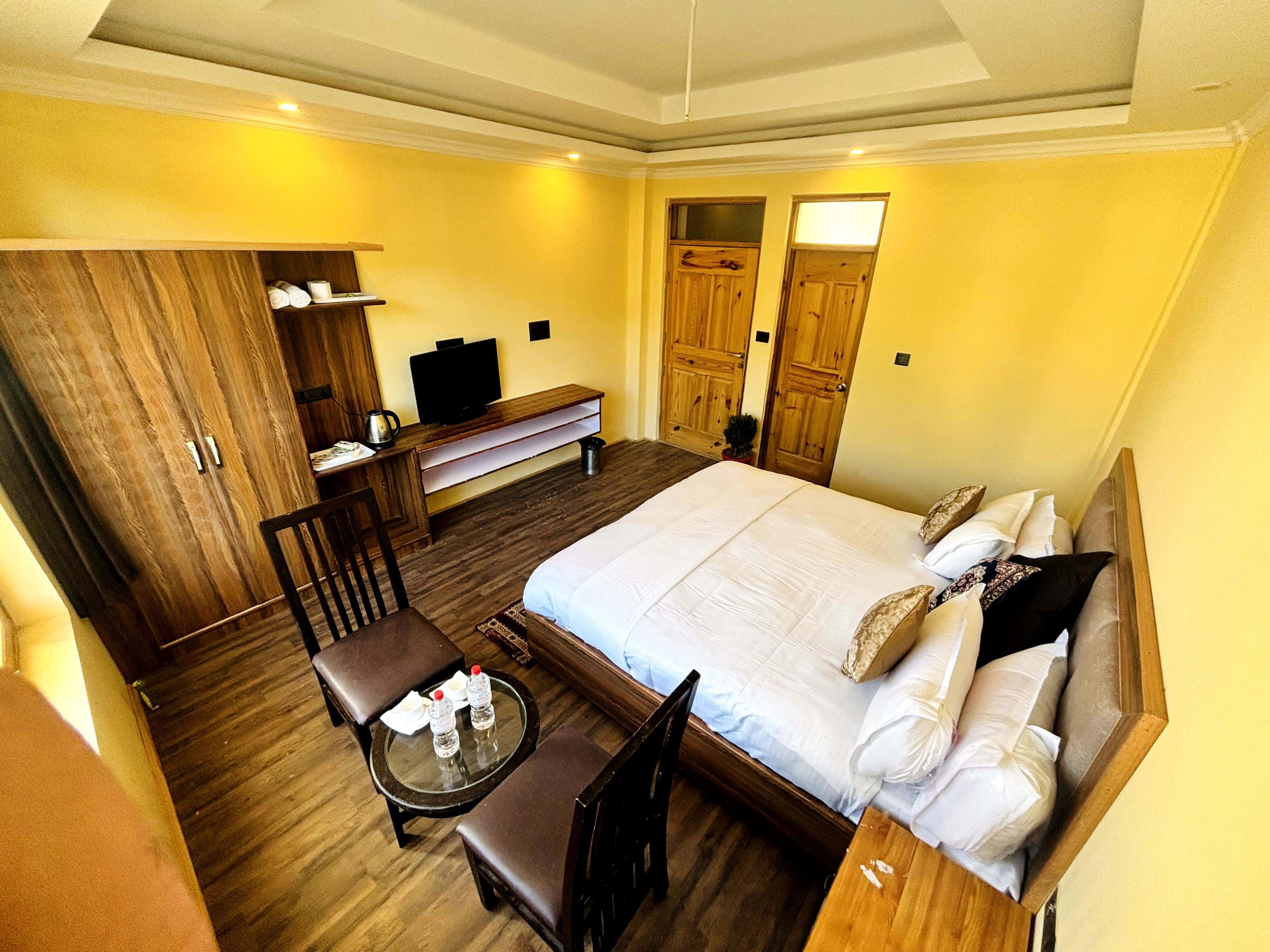 Premium Hotel Room - View 13