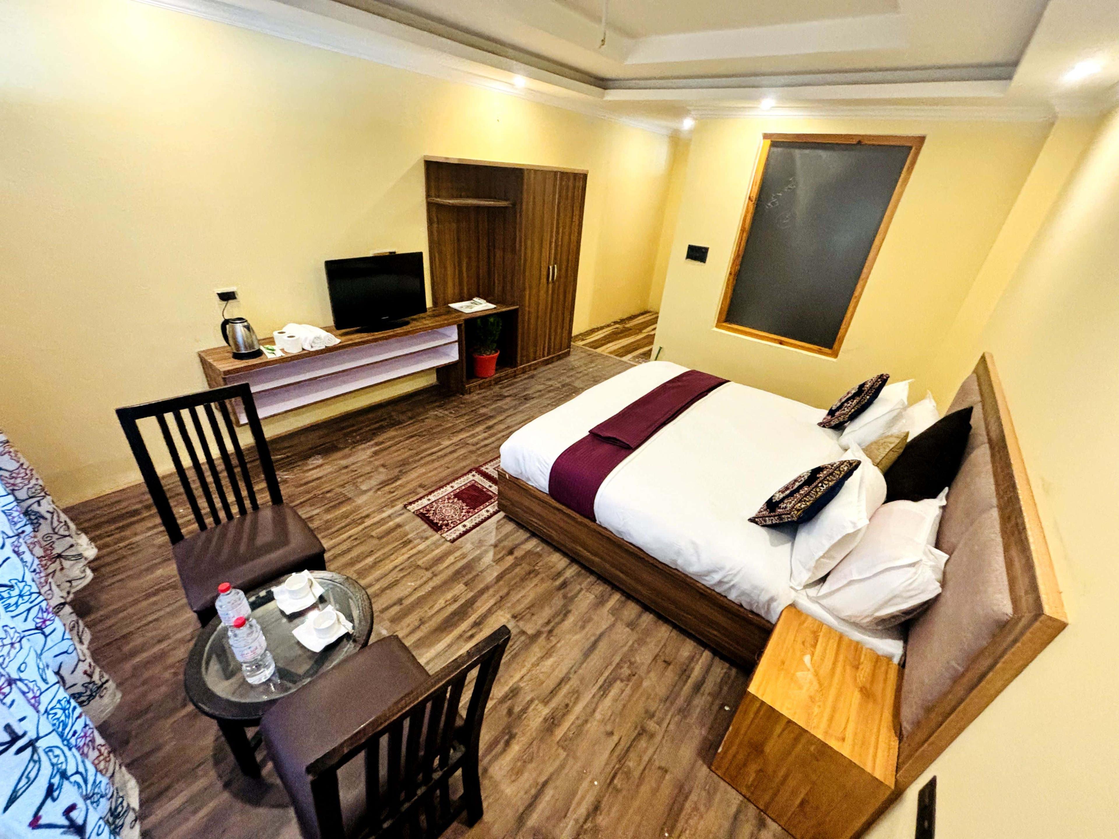 Premium Hotel Room - View 14