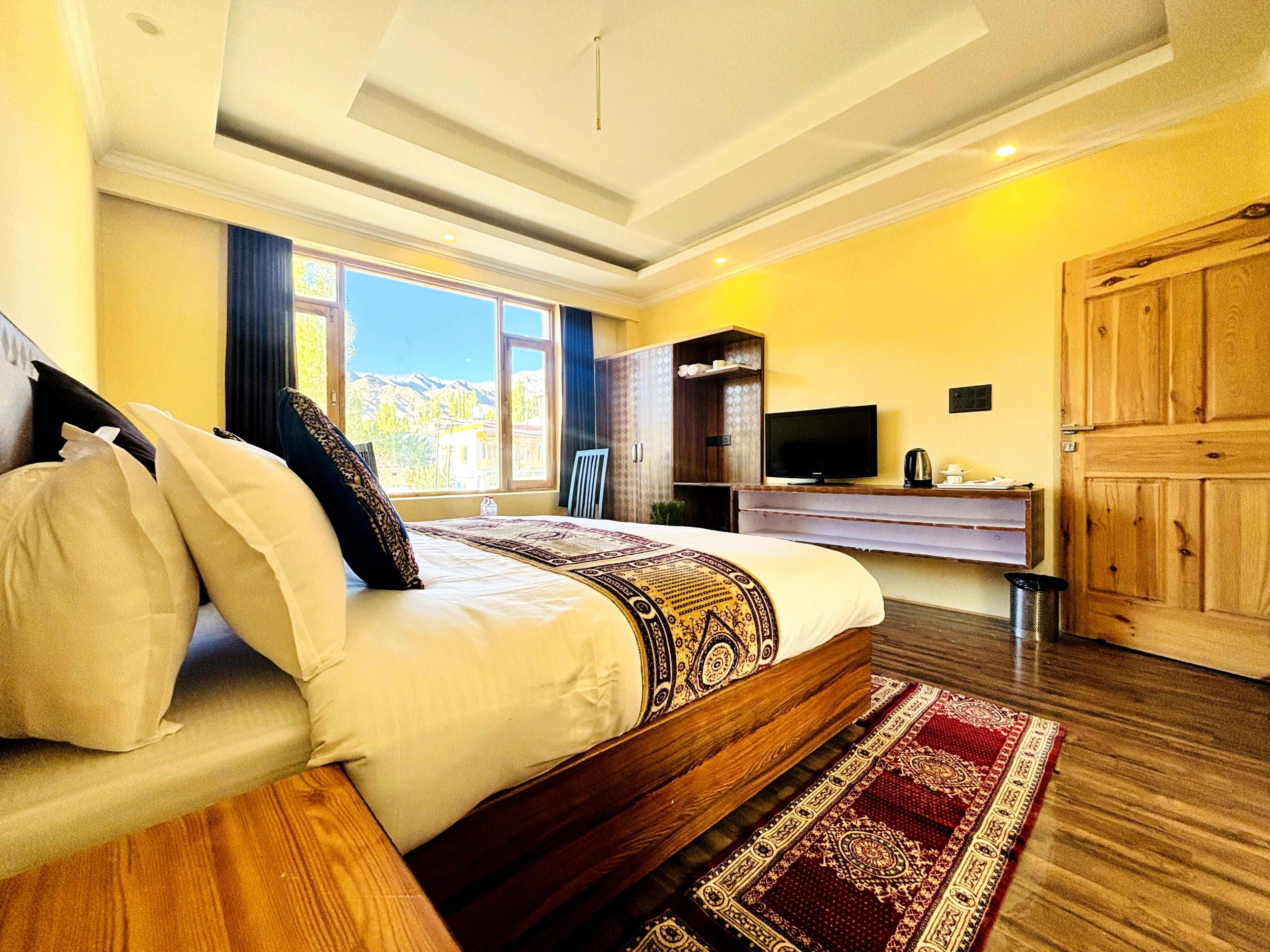 Premium Hotel Room - View 16