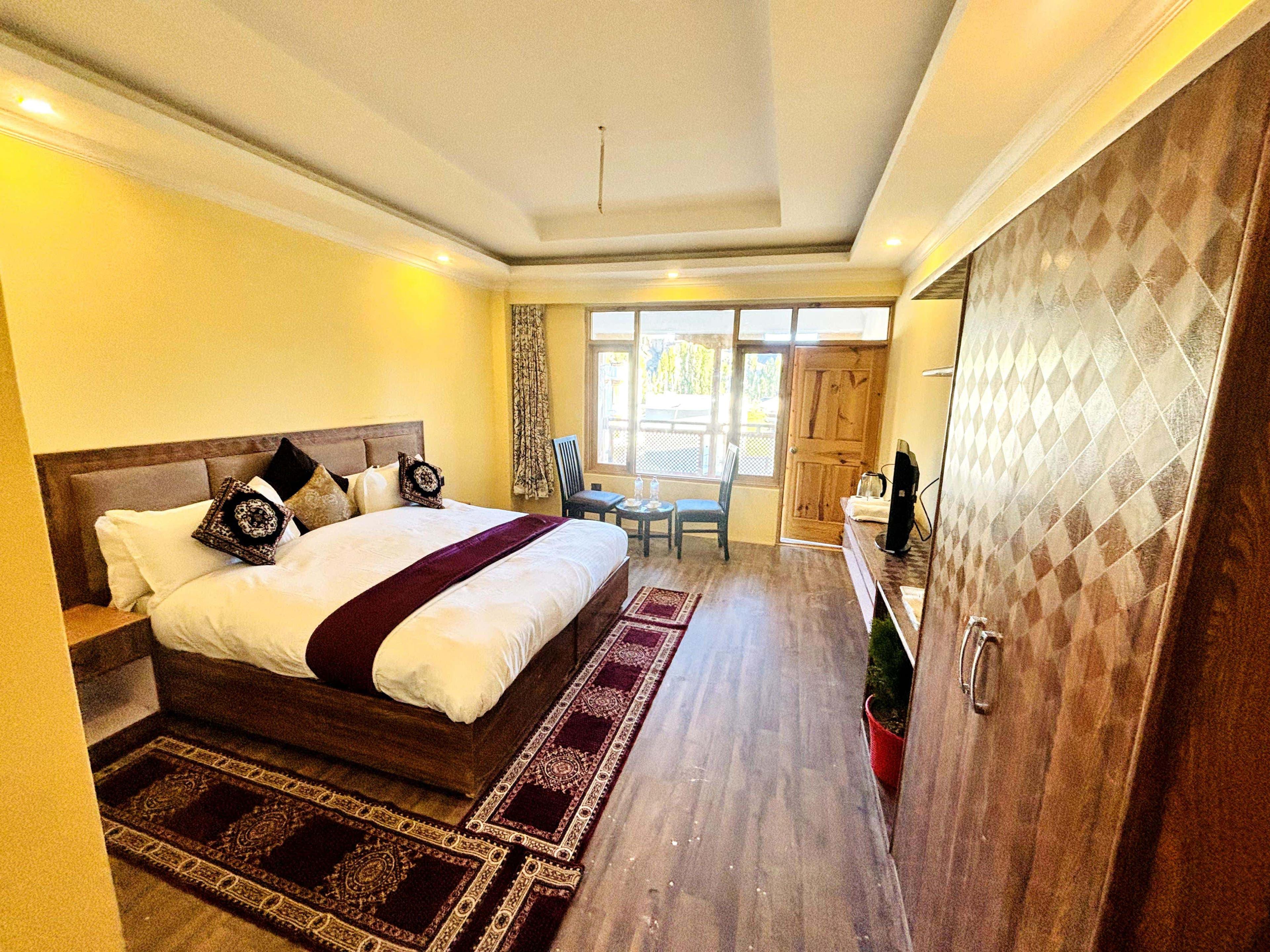 Premium Hotel Room - View 18