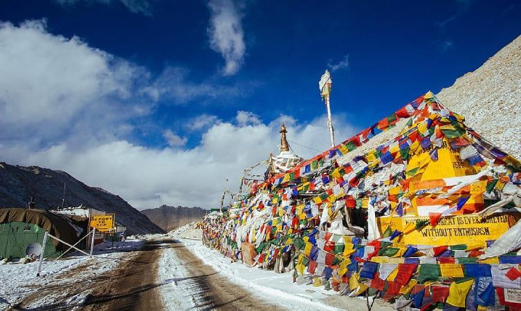 Chang La Pass (5,360M) image