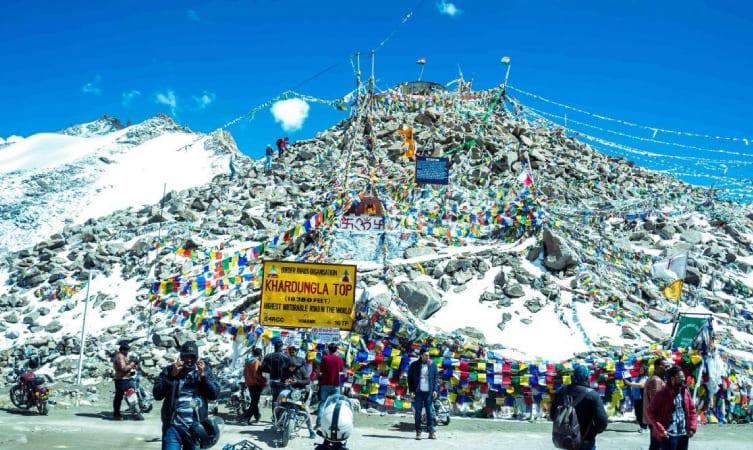 Kharoungla La Pass (5,602M) image