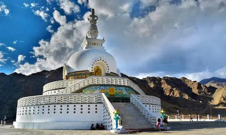 Shanti Stupa image