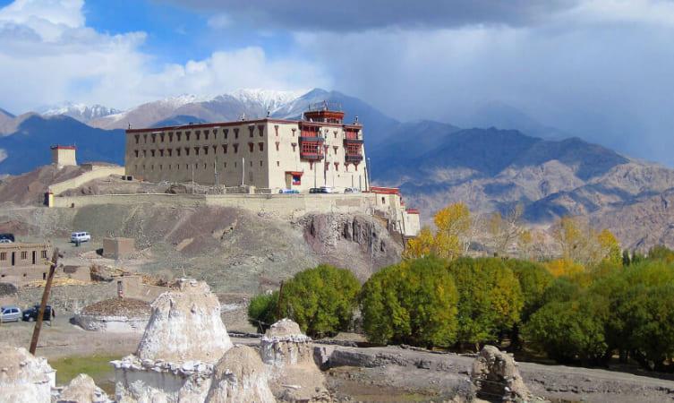 Stok Palace image
